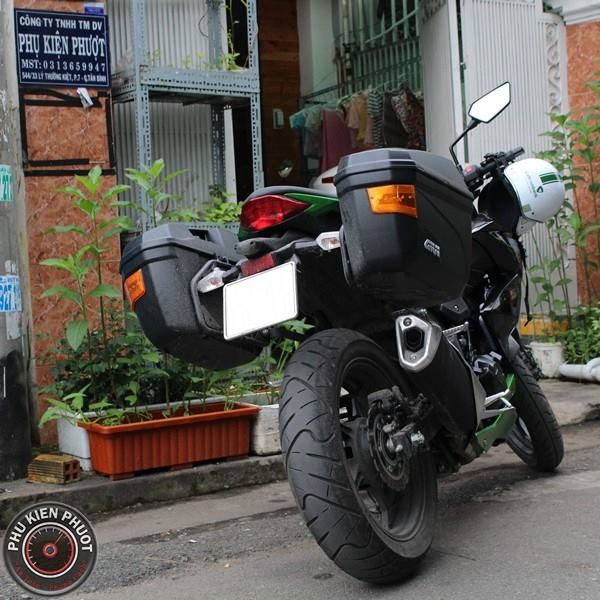 thung givi e22n gan xe kawasaki z300