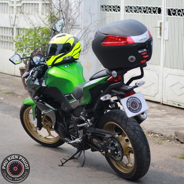 z300 gan thung sau givi