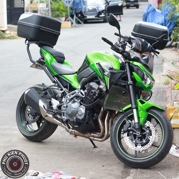 z900 gan thung xe