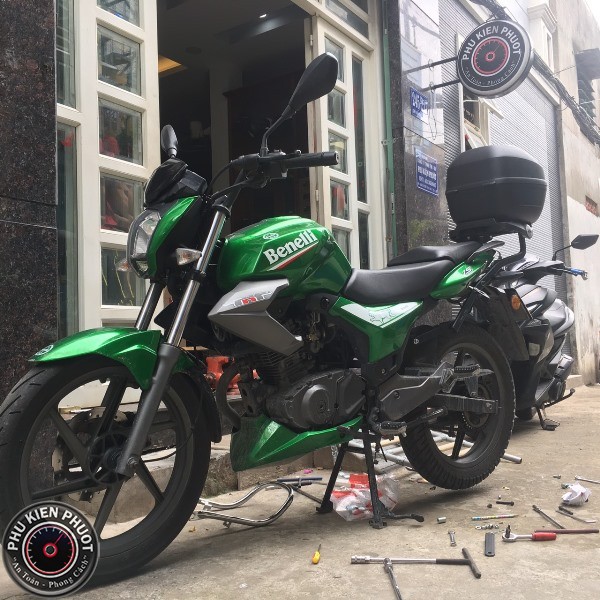 thùng givi xe tnt15 , thùng xe benelli tnt15 , thùng moto benelli tnt15