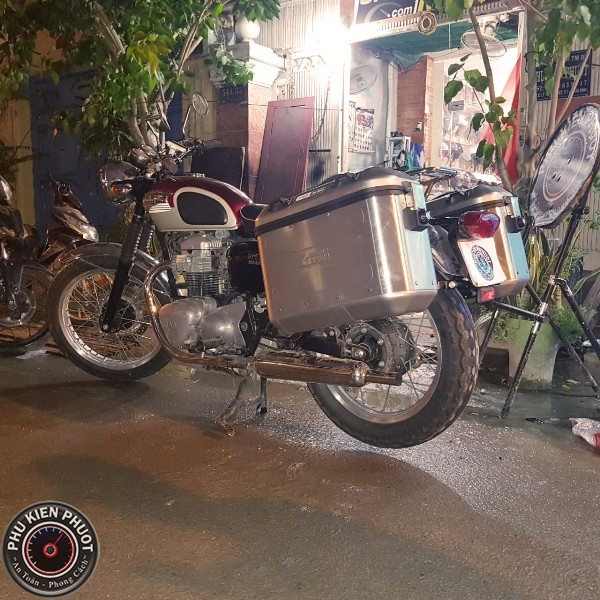 thùng xe w650 , thùng givi kawasaki w650