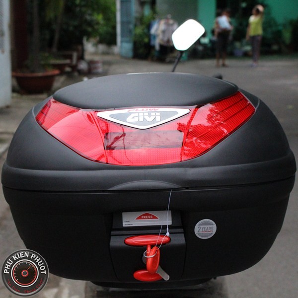 thùng xe máy chính hãng,thùng givi, thùng xe givi, thùng xe máy
