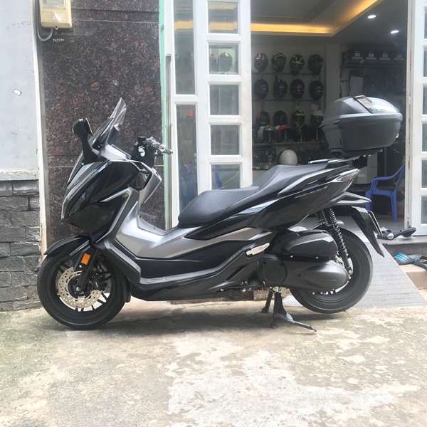 thùng sau forza 2019, thùng givi xe forza 300 2019 , thùng sau xe máy forza 2019, thùng givi b37nt gắn forza 300