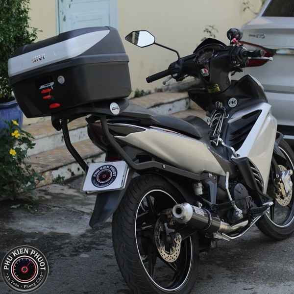 thùng sau givi exciter 135, baga givi exciter 135 , thùng givi chính hãng