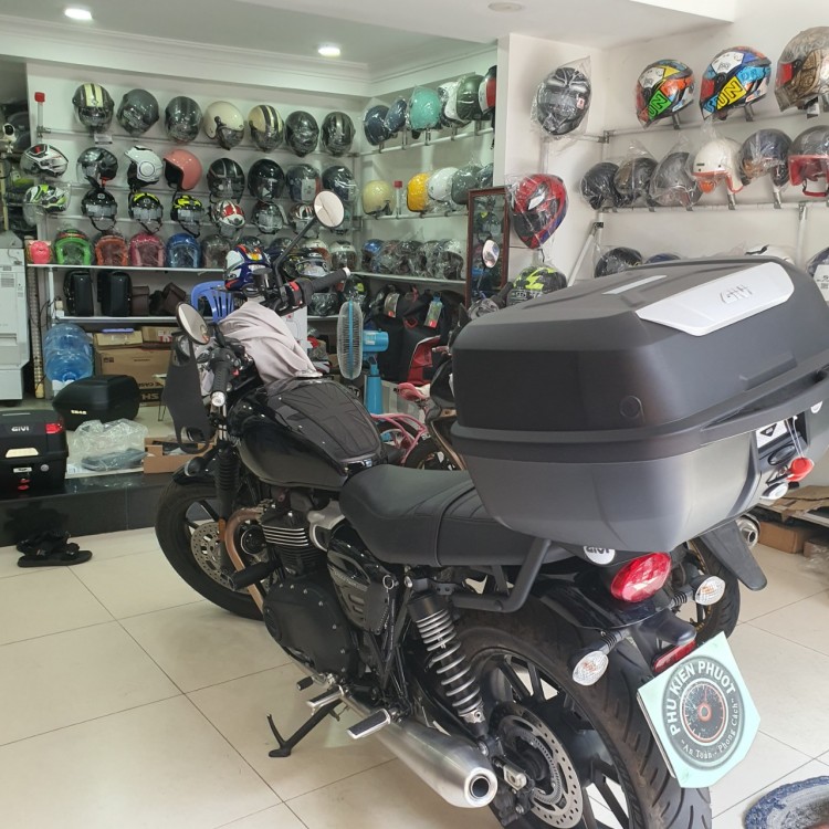 thùng givi xe triumph speedtwin , triumph 900 gắn thùng givi, baga triumph speedtwin 900