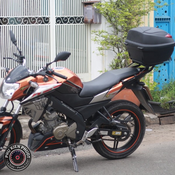 thùng givi xe fz150i , thùng chứa đồ fz150i , hộp đựng đồ fz150i