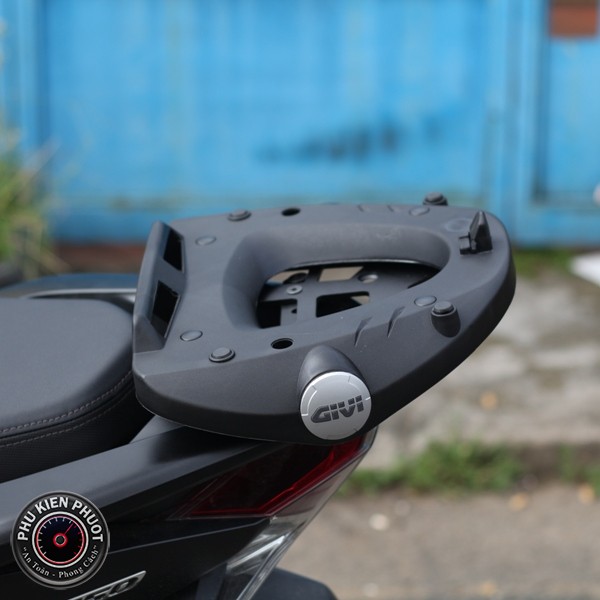 đế thùng givi , đề thùng m5m , đế gắn thùng givi m5m