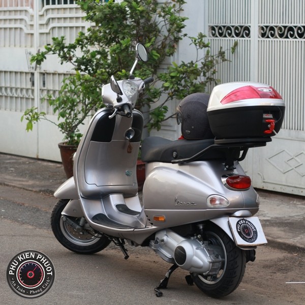 thùng xe vespa et8 , baga givi vespa et8 , vespa et8 gắn thùng givi